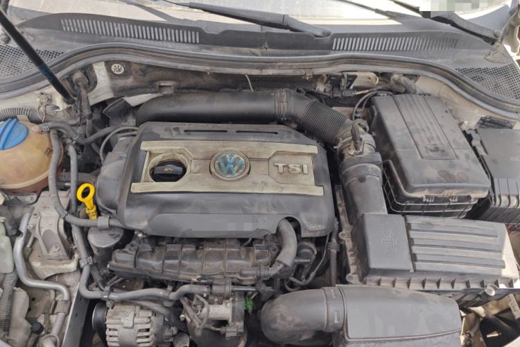 Used Volkswagen FAW-Volkswagen CC 2015 1.8TSI Luxury Model Engine Bay