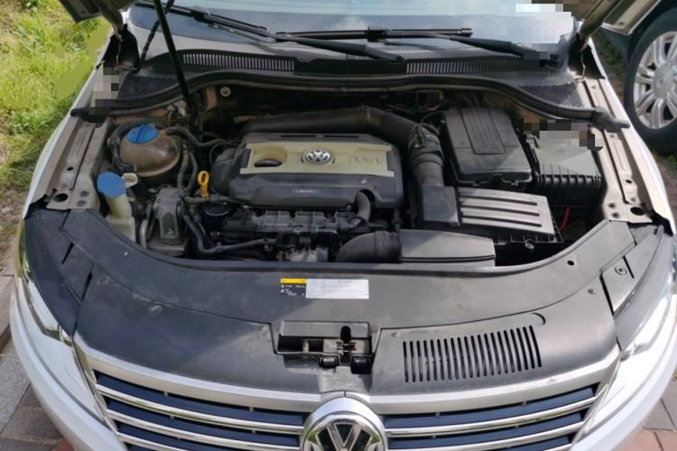 Used Volkswagen FAW-Volkswagen CC 2015 2.0 TSI Luxury Model Engine Bay