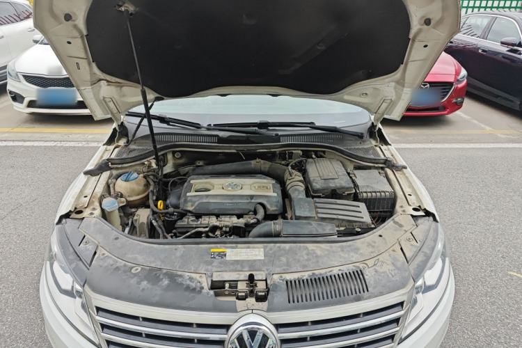 Used Volkswagen FAW-Volkswagen CC 2015 1.8TSI Prestige Model Engine Bay