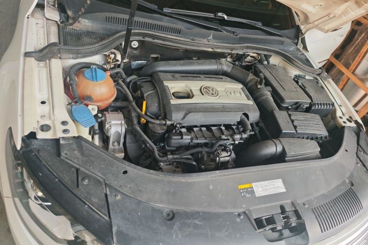 Used Volkswagen FAW-Volkswagen CC 2015 2.0 TSI Luxury Model Engine Bay