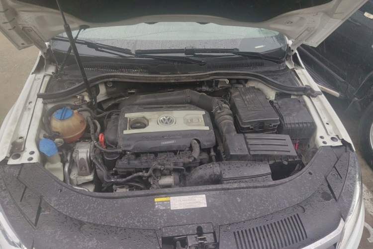 Used Volkswagen FAW-Volkswagen CC 2015 1.8TSI Luxury Model Engine Bay