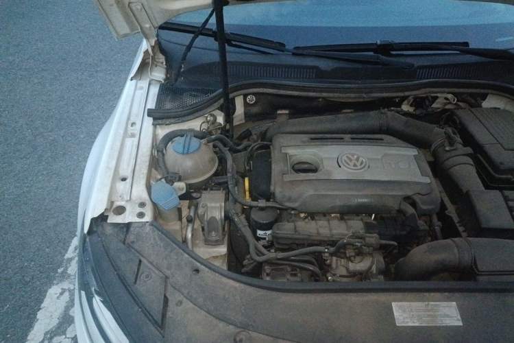Used Volkswagen FAW-Volkswagen CC 2015 1.8TSI Luxury Model Engine Bay Right