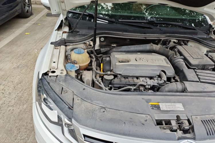 Used Volkswagen FAW-Volkswagen CC 2015 1.8TSI Luxury Model Engine Bay Right