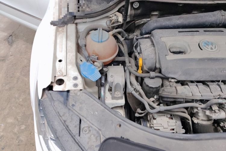 Used Volkswagen FAW-Volkswagen CC 2015 1.8TSI Prestige Model Engine Bay Right