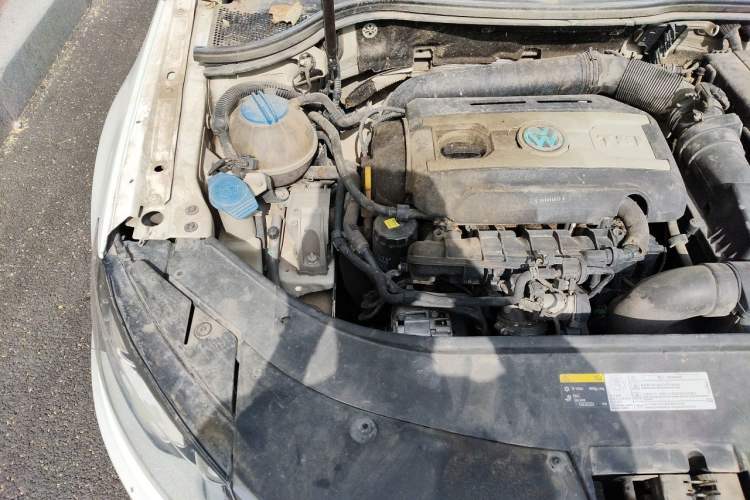 Used Volkswagen FAW-Volkswagen CC 2015 1.8TSI Luxury Model Engine Bay Right