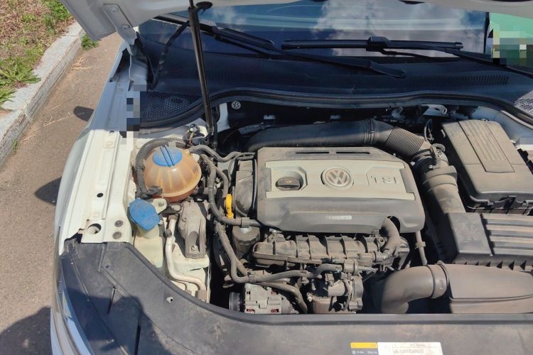 Used Volkswagen FAW-Volkswagen CC 2015 1.8TSI Prestige Model Engine Bay Right