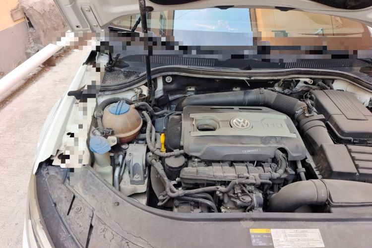 Used Volkswagen FAW-Volkswagen CC 2015 2.0 TSI Luxury Model Engine Bay Right
