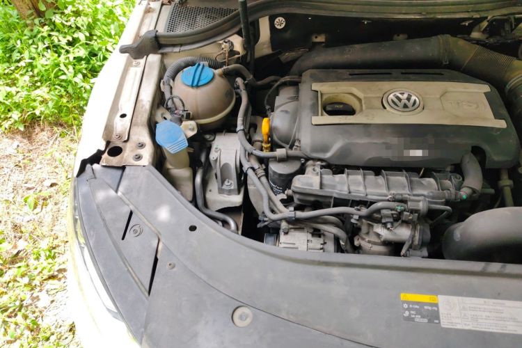 Used Volkswagen FAW-Volkswagen CC 2015 1.8TSI Luxury Model Engine Bay Right