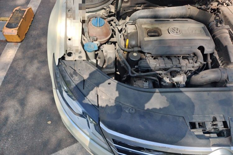 Used Volkswagen FAW-Volkswagen CC 2015 1.8TSI Luxury Model Engine Bay Right