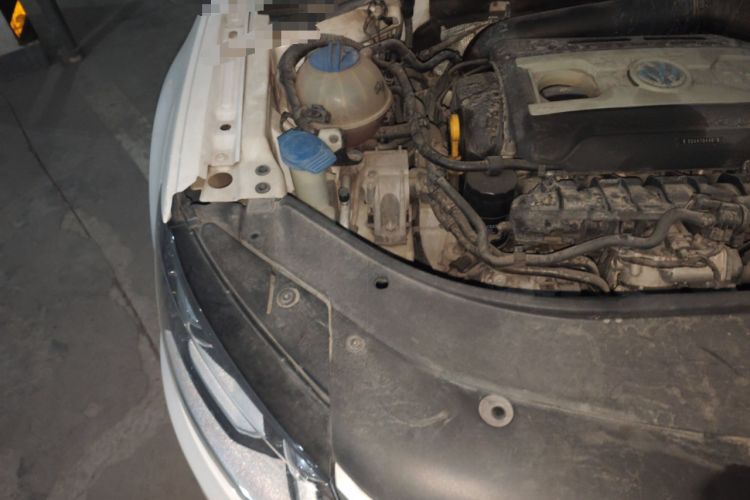 Used Volkswagen FAW-Volkswagen CC 2015 1.8TSI Luxury Model Engine Bay Right