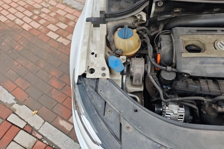 Used Volkswagen FAW-Volkswagen CC 2015 1.8TSI Luxury Model Engine Bay Right