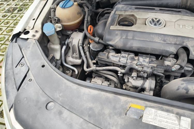 Used Volkswagen FAW-Volkswagen CC 2015 1.8TSI Luxury Model Engine Bay Right