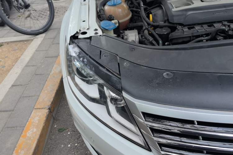 Used Volkswagen FAW-Volkswagen CC 2015 1.8TSI Luxury Model Engine Bay Right