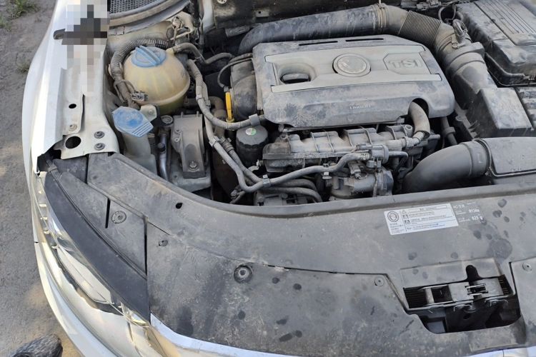 Used Volkswagen FAW-Volkswagen CC 2015 1.8TSI Luxury Model Engine Bay Right