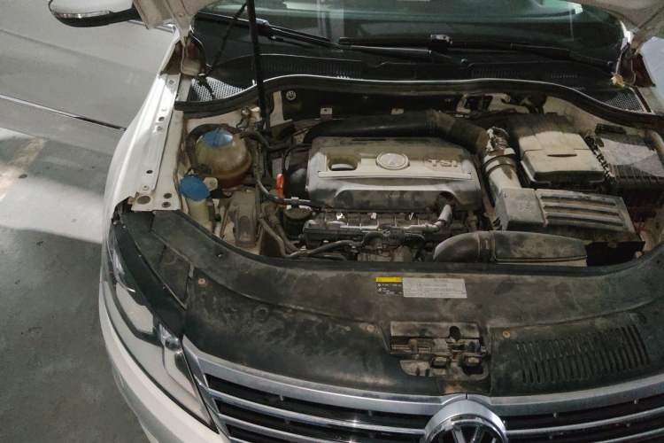 Used Volkswagen FAW-Volkswagen CC 2015 1.8TSI Luxury Model Engine Bay Right