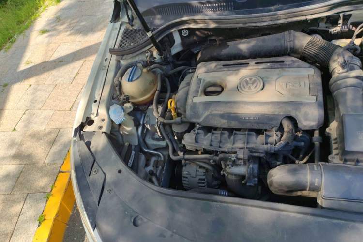 Used Volkswagen FAW-Volkswagen CC 2015 2.0 TSI Ultimate Model Engine Bay Right