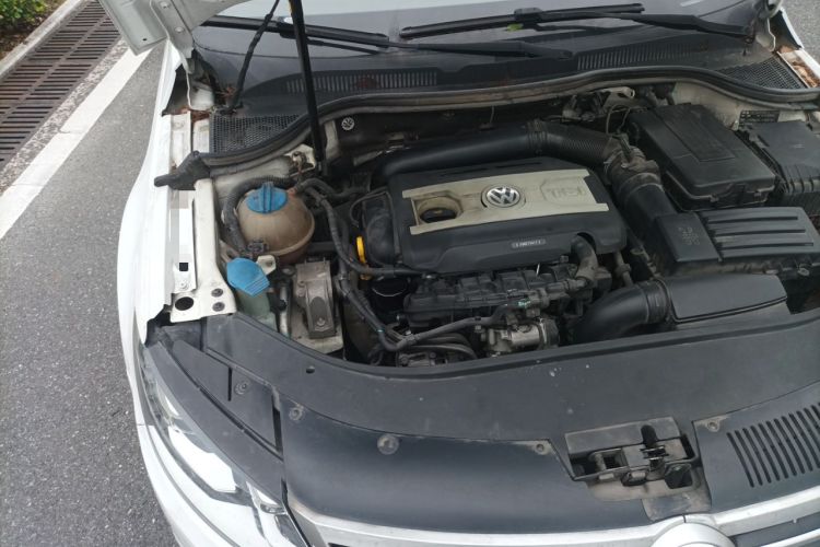Used Volkswagen FAW-Volkswagen CC 2015 2.0 TSI Luxury Model Engine Bay Right