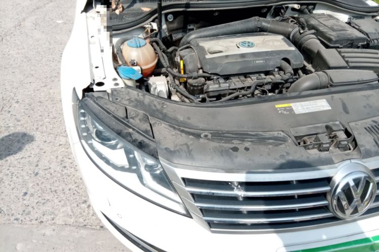 Used Volkswagen FAW-Volkswagen CC 2015 2.0 TSI Luxury Model Engine Bay Right