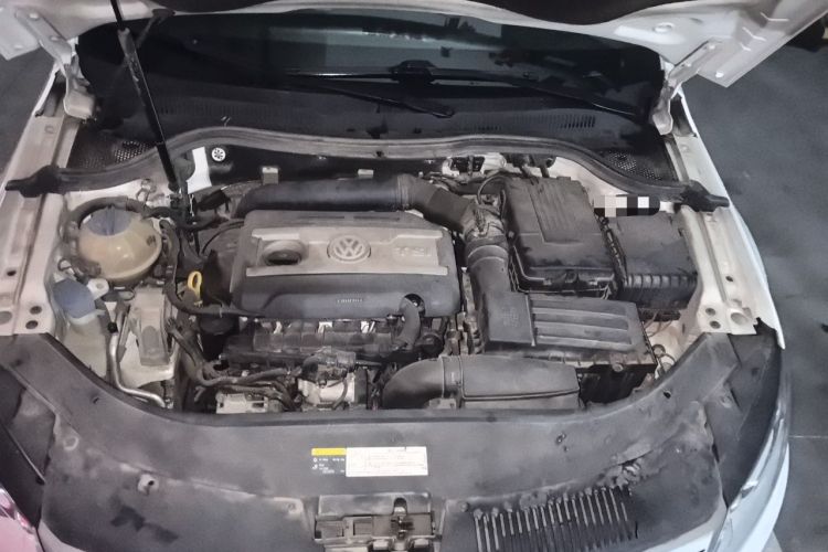 Used Volkswagen FAW-Volkswagen CC 2015 1.8TSI Luxury Model Engine Bay