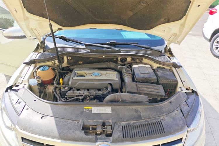 Used Volkswagen FAW-Volkswagen CC 2015 1.8TSI Luxury Model Engine Bay