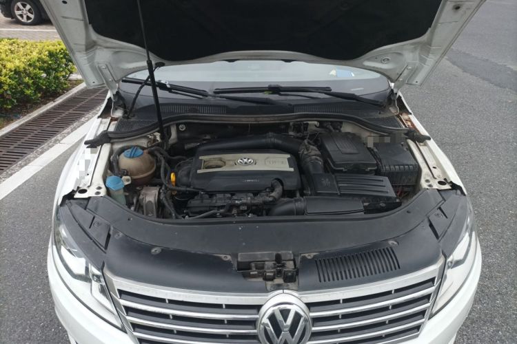 Used Volkswagen FAW-Volkswagen CC 2015 2.0 TSI Luxury Model Engine Bay