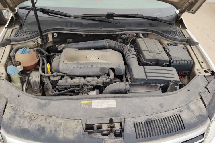 Used Volkswagen FAW-Volkswagen CC 2015 1.8TSI Luxury Model Engine Bay