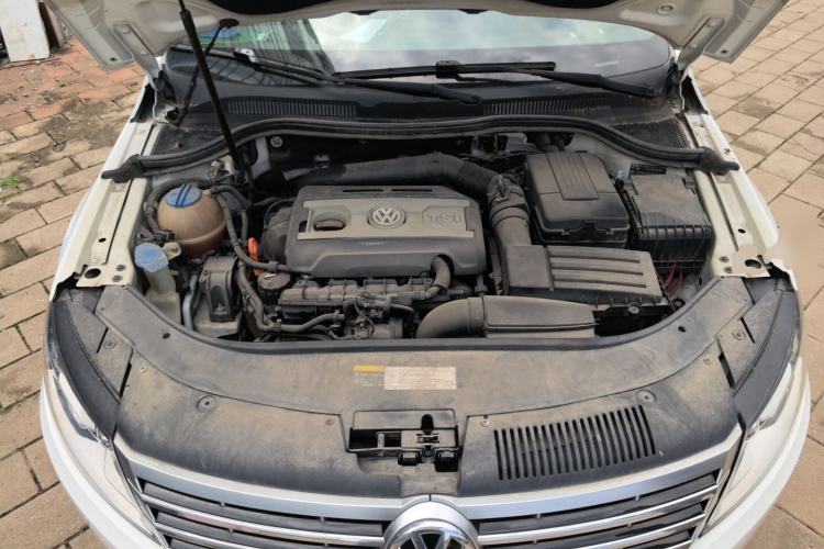 Used Volkswagen FAW-Volkswagen CC 2015 1.8TSI Luxury Model Engine Bay