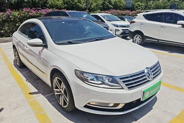 Used Volkswagen FAW-Volkswagen CC 2015 1.8TSI Luxury Model Front Right 45 Deg