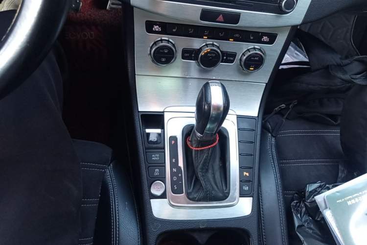 Used Volkswagen FAW-Volkswagen CC 2015 2.0 TSI Luxury Model Gear Lever