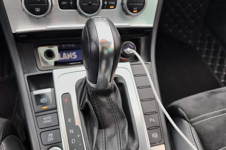 Used Volkswagen FAW-Volkswagen CC 2015 2.0 TSI Luxury Model Gear Lever