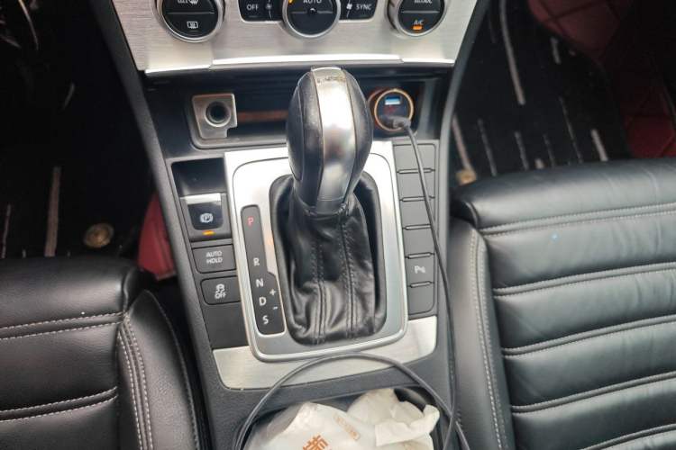 Used Volkswagen FAW-Volkswagen CC 2015 1.8TSI Prestige Model Gear Lever
