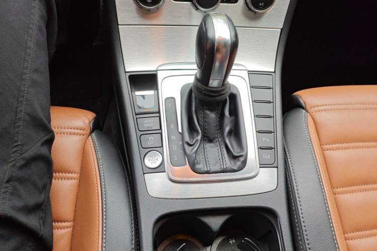 Used Volkswagen FAW-Volkswagen CC 2015 1.8TSI Luxury Model Gear Lever