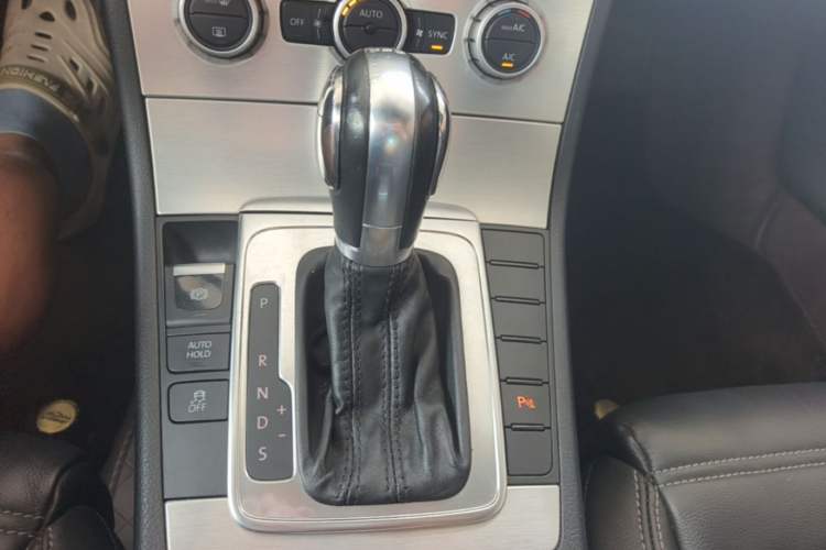 Used Volkswagen FAW-Volkswagen CC 2015 1.8TSI Prestige Model Gear Lever