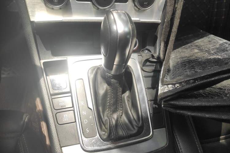 Used Volkswagen FAW-Volkswagen CC 2015 1.8TSI Prestige Model Gear Lever
