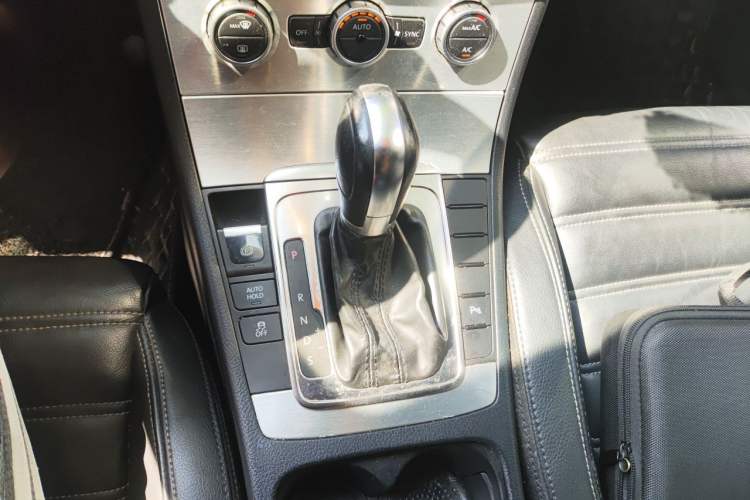 Used Volkswagen FAW-Volkswagen CC 2015 1.8TSI Luxury Model Gear Lever