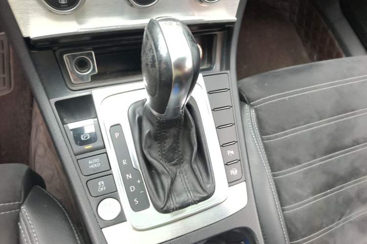 Used Volkswagen FAW-Volkswagen CC 2015 1.8TSI Luxury Model Gear Lever