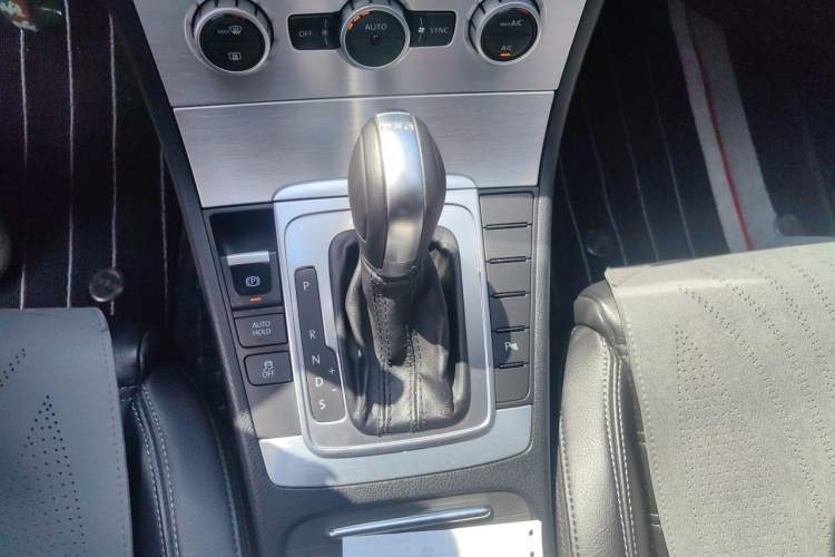 Used Volkswagen FAW-Volkswagen CC 2015 1.8TSI Prestige Model Gear Lever