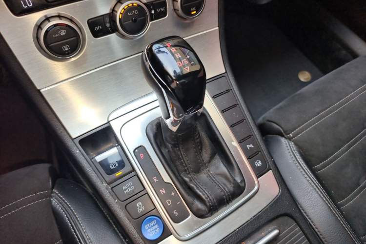 Used Volkswagen FAW-Volkswagen CC 2015 2.0 TSI Luxury Model Gear Lever