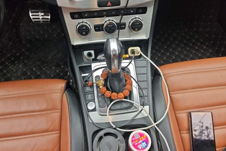Used Volkswagen FAW-Volkswagen CC 2015 2.0 TSI Luxury Model Gear Lever