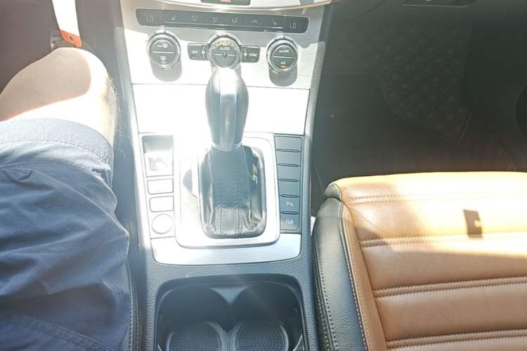 Used Volkswagen FAW-Volkswagen CC 2015 1.8TSI Luxury Model Gear Lever