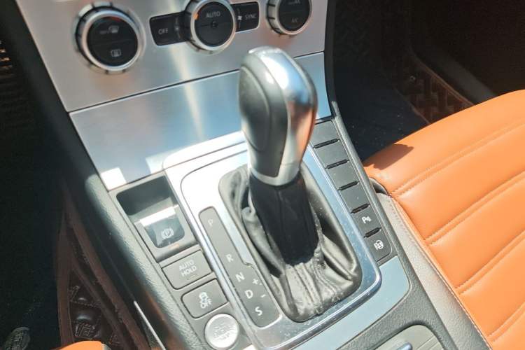Used Volkswagen FAW-Volkswagen CC 2015 1.8TSI Luxury Model Gear Lever