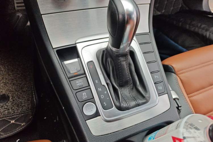 Used Volkswagen FAW-Volkswagen CC 2015 1.8TSI Luxury Model Gear Lever