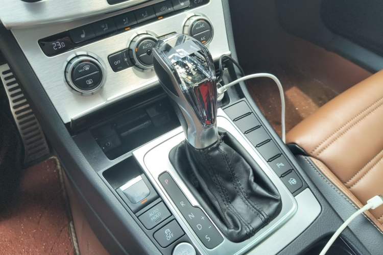Used Volkswagen FAW-Volkswagen CC 2015 1.8TSI Luxury Model Gear Lever