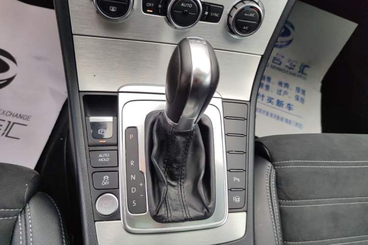 Used Volkswagen FAW-Volkswagen CC 2015 1.8TSI Luxury Model Gear Lever