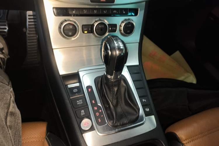 Used Volkswagen FAW-Volkswagen CC 2015 1.8TSI Luxury Model Gear Lever