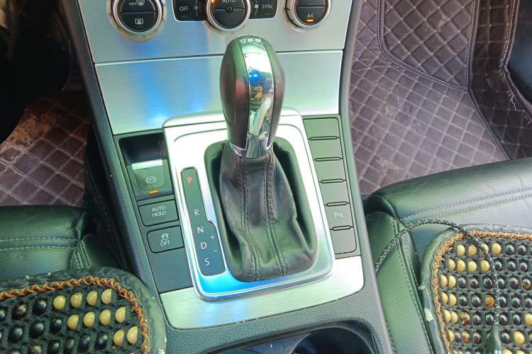 Used Volkswagen FAW-Volkswagen CC 2015 1.8TSI Prestige Model Gear Lever