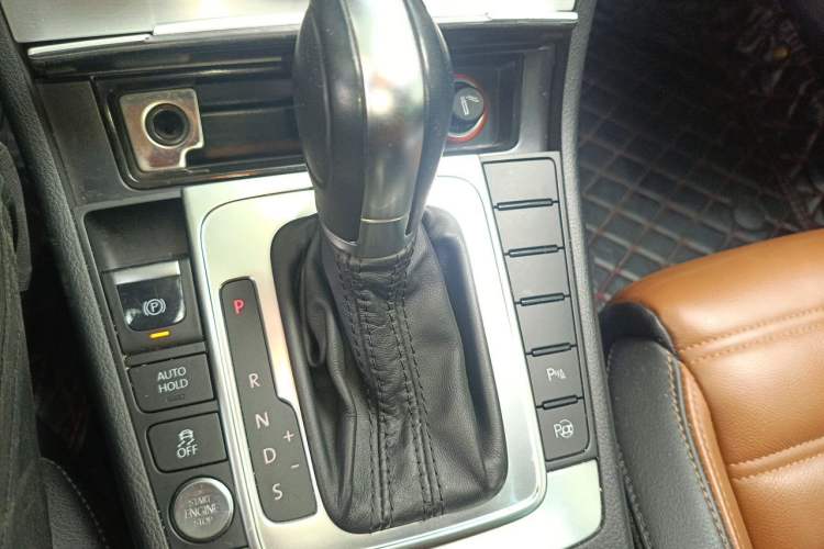 Used Volkswagen FAW-Volkswagen CC 2015 1.8TSI Luxury Model Gear Lever