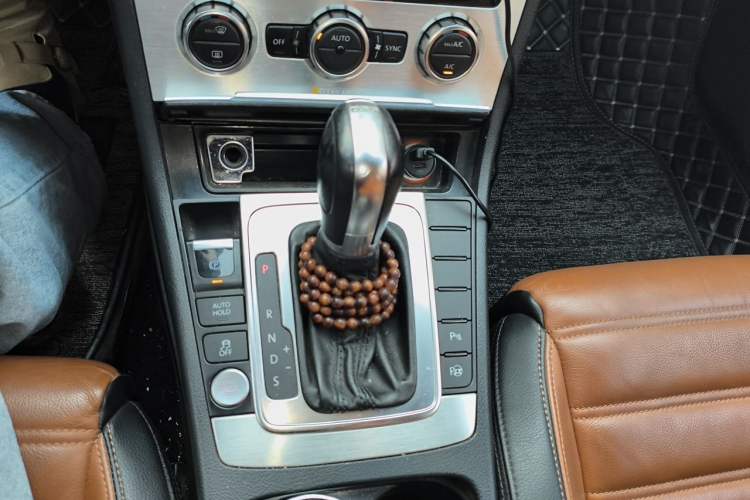 Used Volkswagen FAW-Volkswagen CC 2015 1.8TSI Luxury Model Gear Lever