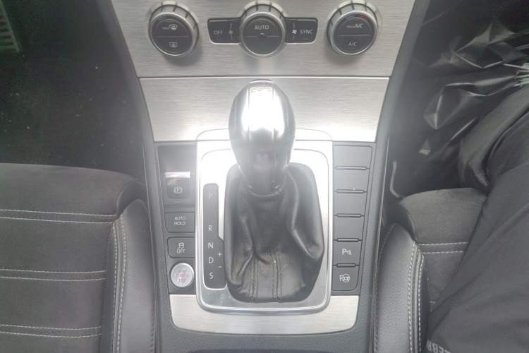 Used Volkswagen FAW-Volkswagen CC 2015 1.8TSI Luxury Model Gear Lever