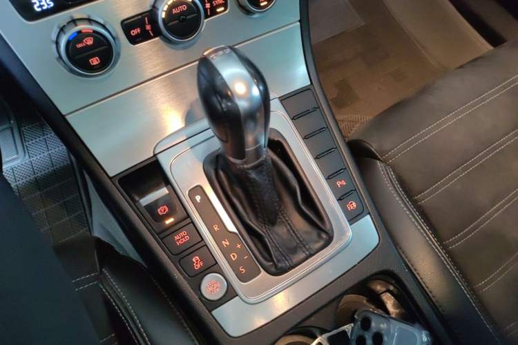 Used Volkswagen FAW-Volkswagen CC 2015 1.8TSI Luxury Model Gear Lever